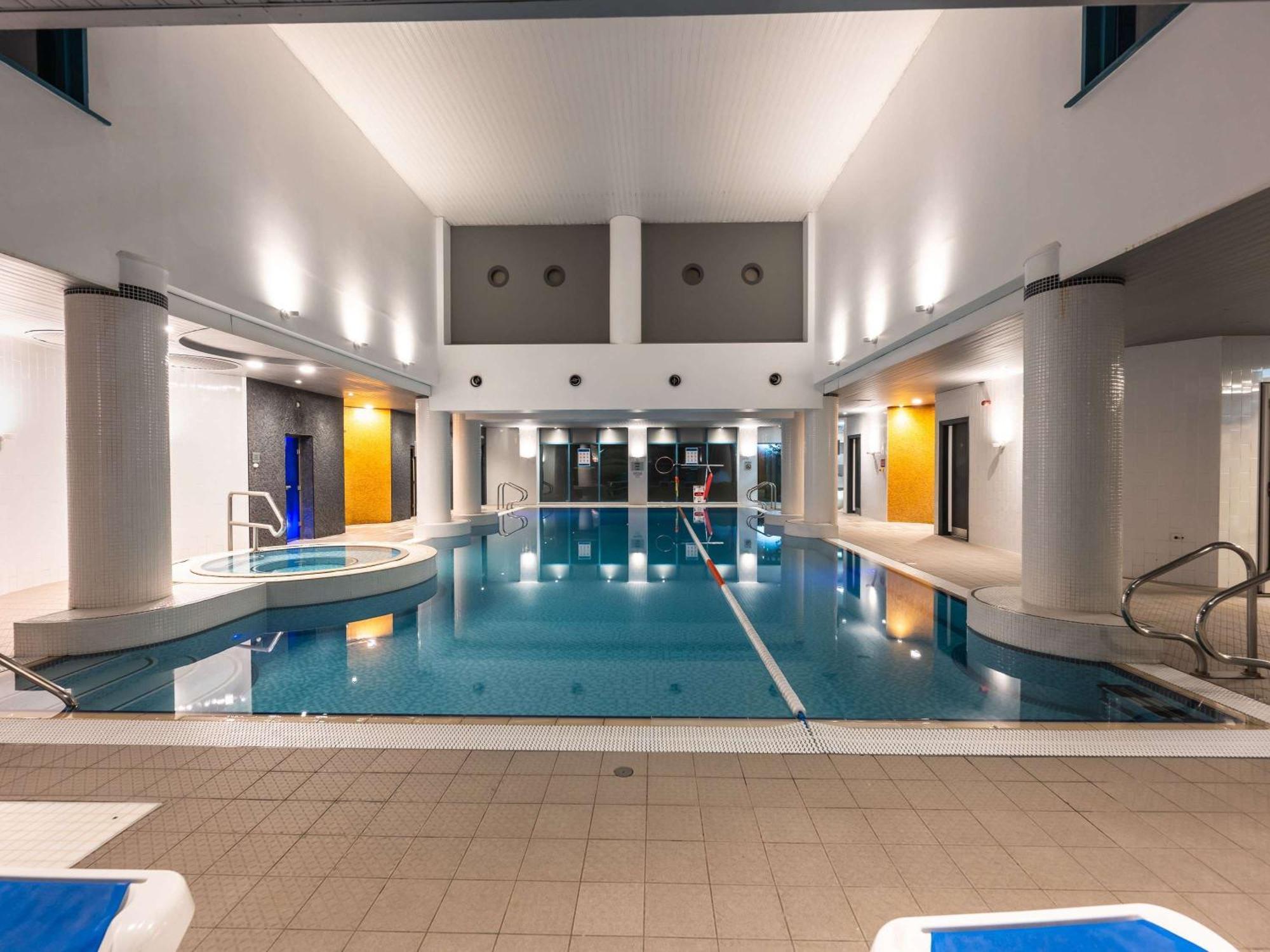 Novotel Cardiff Centre Exterior photo
