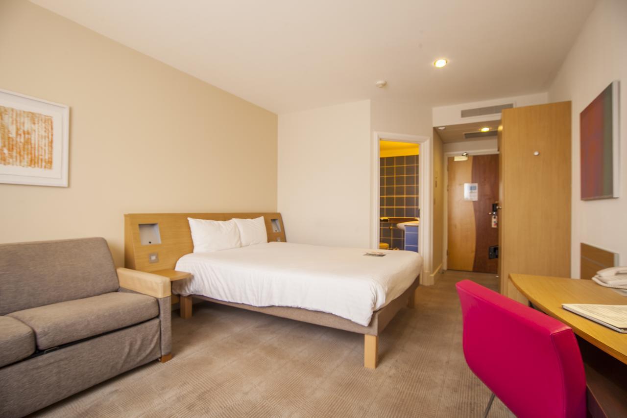 Novotel Cardiff Centre Exterior photo