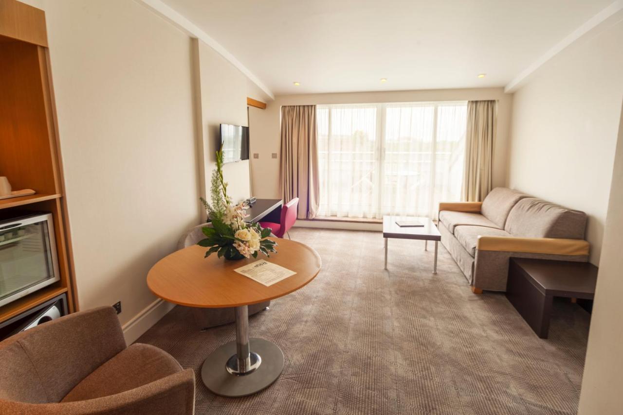 Novotel Cardiff Centre Exterior photo